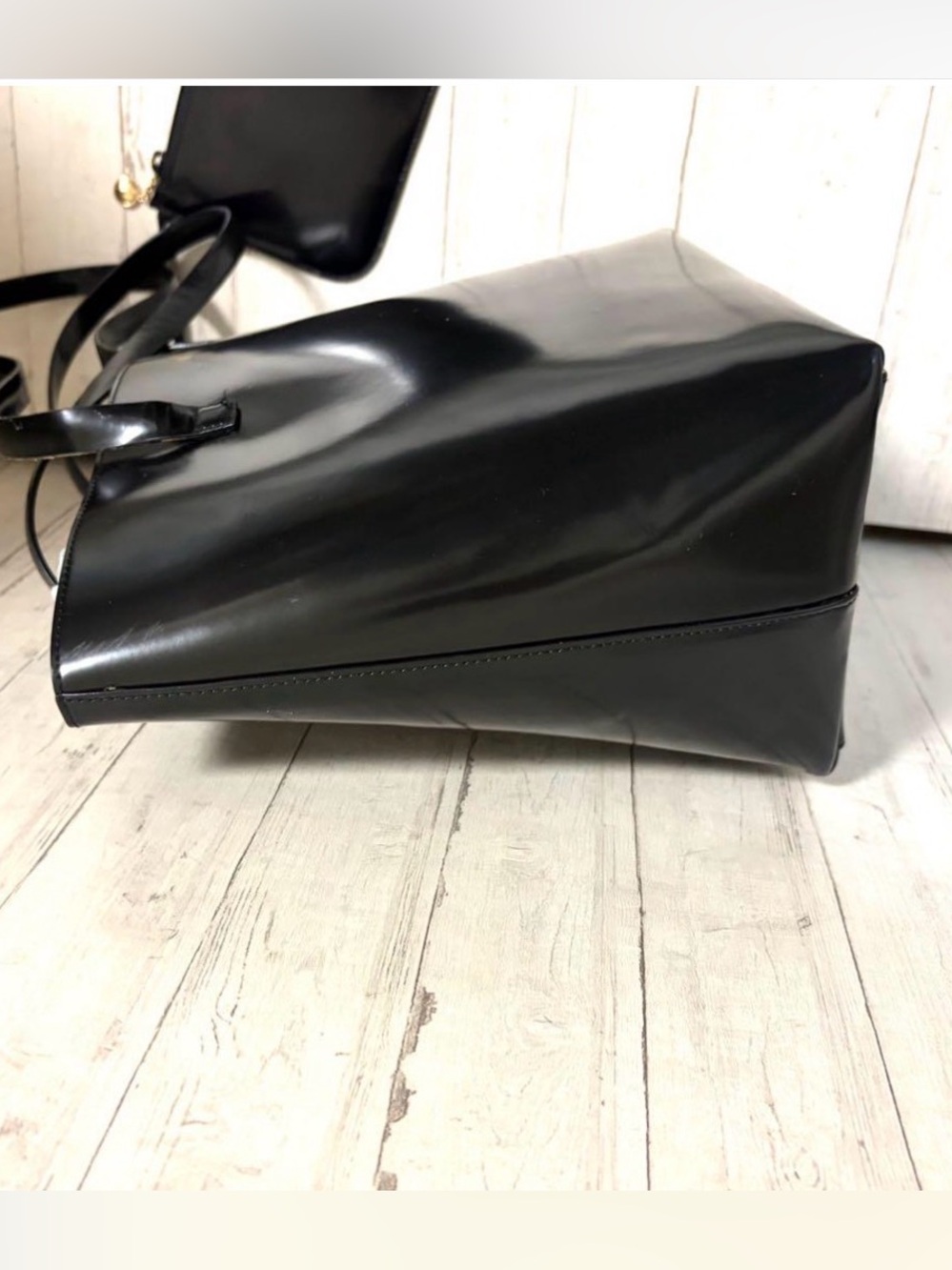 Gucci Black Patent Leather Tote with Detachable Black Pouch - Picture 3 of 13